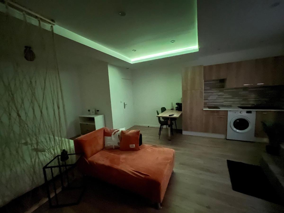 Appartement Luxe Jaune Saint-Etienne  Exterior photo