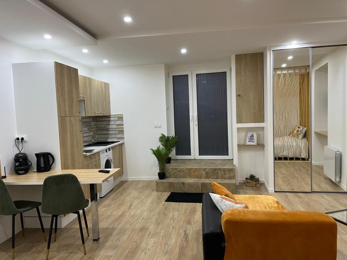 Appartement Luxe Jaune Saint-Etienne  Exterior photo